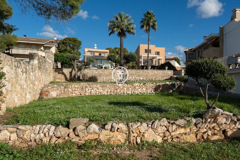 Foto be282974-524d-4843-8e9c-771511953610. Casa  independiente en primera línea de mar en urbanizacions de Llevant en Tarragona