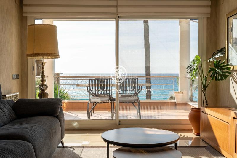 Foto dfccb835-1d78-486e-9cec-8a5e6c83b291. Casa  independiente en primera línea de mar en urbanizacions de Llevant en Tarragona