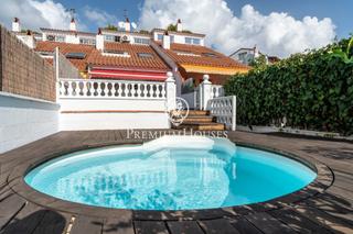 Casa adossada a Vallpineda - Rocamar. Adosado con piscina y vistas despejadas en vallpineda