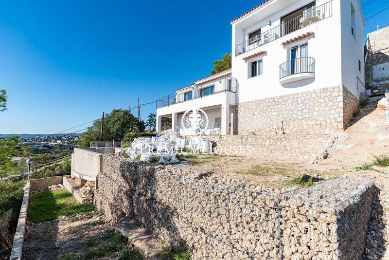 Foto 4d24f45e-bb06-4d99-b1da-13a040b6ccb8. Casa amb calefacció piscina a Levantina - Montgavina - Quintmar Sitges