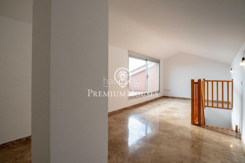Foto f8630d7c-c22c-46fc-a6ff-3abace26e55c. Àtic amb calefacció aparcament piscina a Gava Mar Gavà