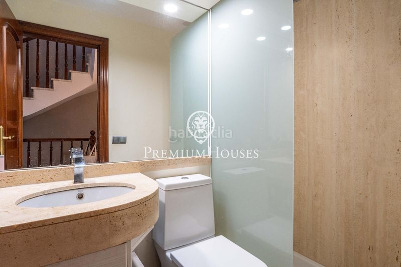 Foto 03a731ab-60c2-444e-8661-e73469b475f7. Casa amb aparcament piscina a Can Roca Castelldefels