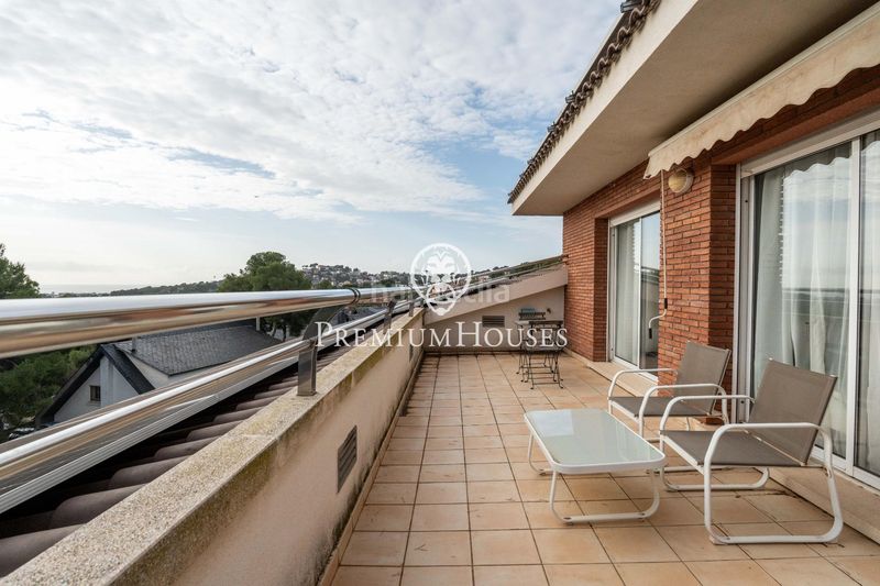 Foto 3b0a8aa7-1163-4faa-8b11-c2a95516865f. Casa amb aparcament piscina a Can Roca Castelldefels