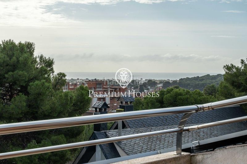 Foto 4b52138f-4fa3-4d12-83cb-edbcdaa27794. Casa amb aparcament piscina a Can Roca Castelldefels