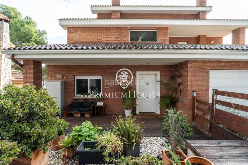 Foto 820f9cdf-f6dd-4424-88e8-3db571884f21. Casa amb aparcament piscina a Can Roca Castelldefels