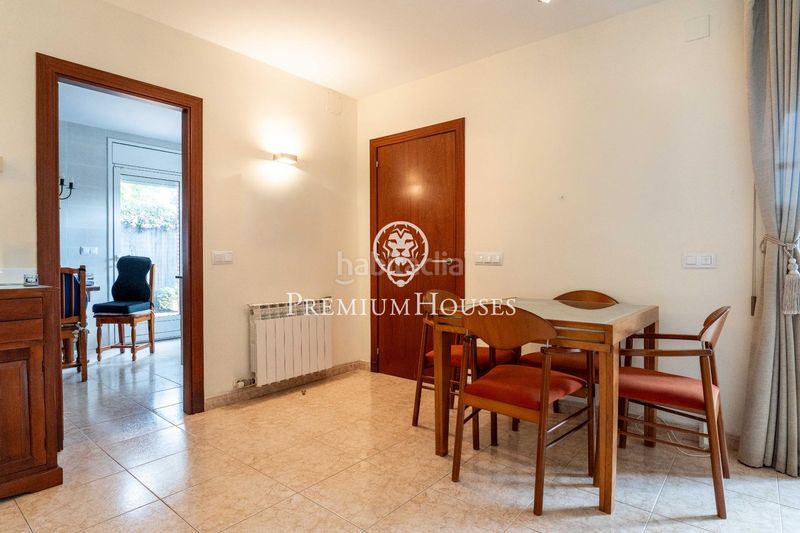 Foto a60575c5-dc2a-417f-a074-1e6470439610. Casa amb aparcament piscina a Can Roca Castelldefels