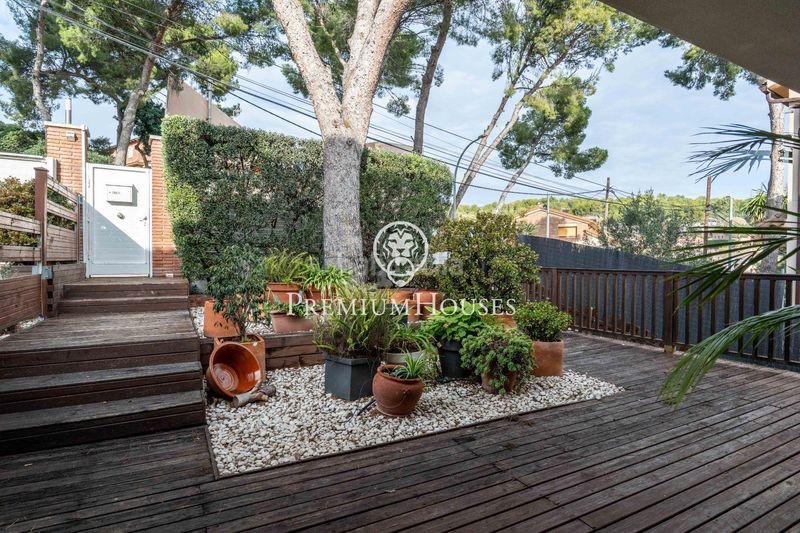 Foto b2a0ecb9-277d-4d33-9a13-59344672885d. Casa amb aparcament piscina a Can Roca Castelldefels
