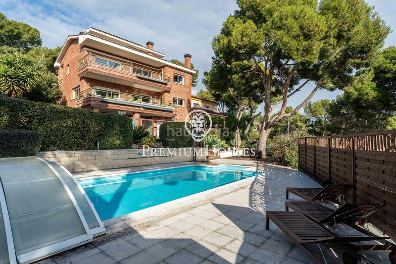 Foto e90a350b-53f5-4efe-bc73-19c1553f5c4b. Casa amb aparcament piscina a Can Roca Castelldefels