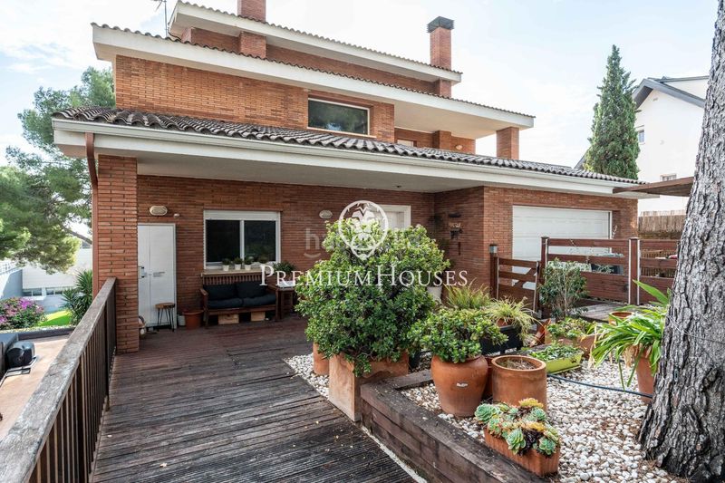 Foto e981866b-bb22-4bdc-b605-9906f7b03663. Casa amb aparcament piscina a Can Roca Castelldefels
