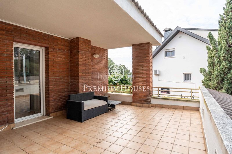 Foto eaf952b9-8aac-4e7b-8e68-82dc27ae54eb. Casa amb aparcament piscina a Can Roca Castelldefels