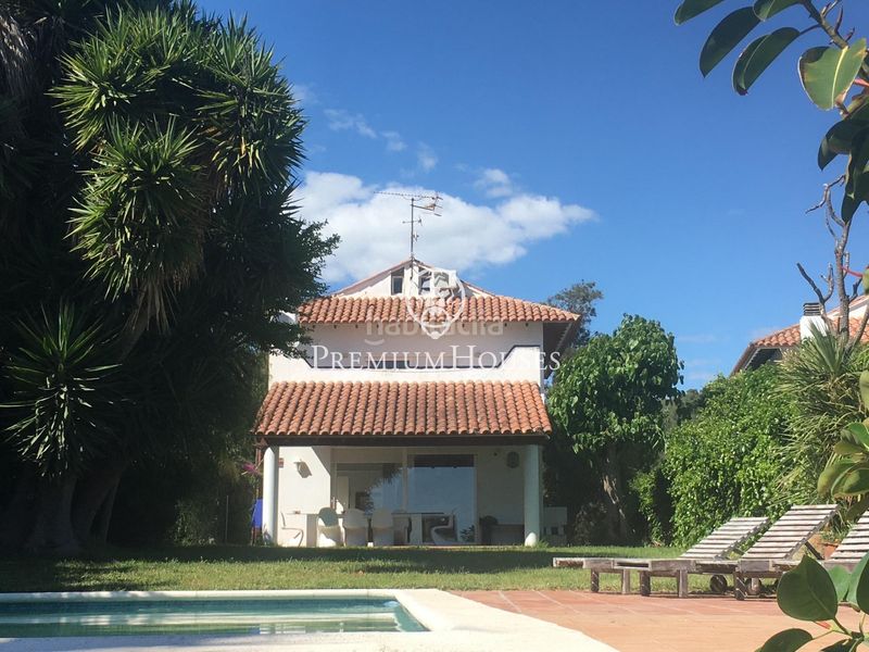Foto 1ff04db3-c55d-4484-a0de-31fd78602daa. Casa amb calefacció aparcament piscina a Vallpineda-Santa Bàrbara Sitges