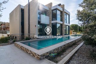 Haus  Calle nosta sra. de falgars. Exclusiva vivienda de lujo de diseño contemporáneo en can amell