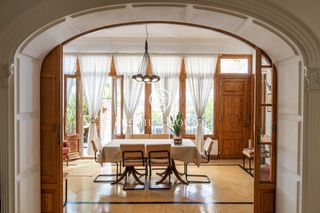 Duplex à Barris Marítims. Dúplex con terraza, patio interior y apartamento independiente e