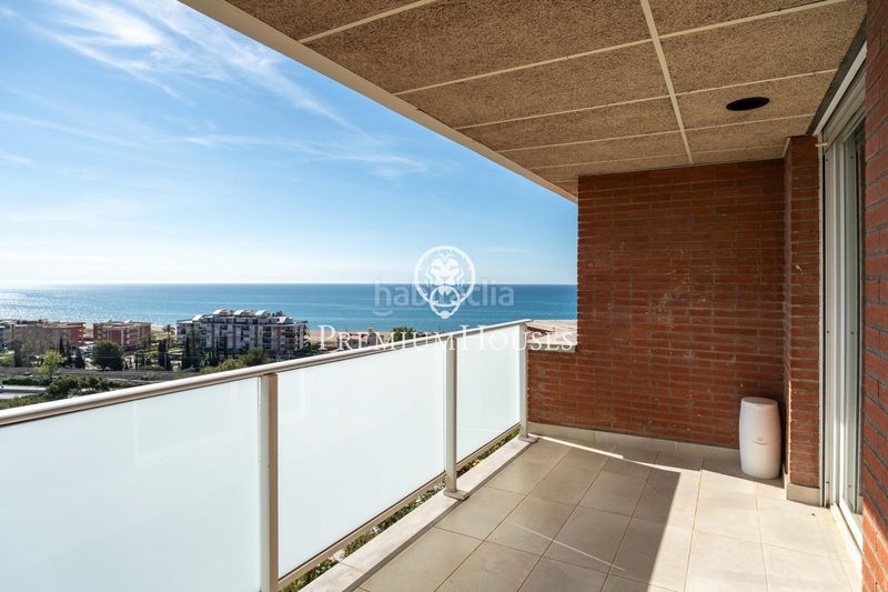 Foto 2c1a4a96-1495-4534-991a-0f0481f18a91. Àtic amb calefacció aparcament piscina a les botigues de Sitges Sitges