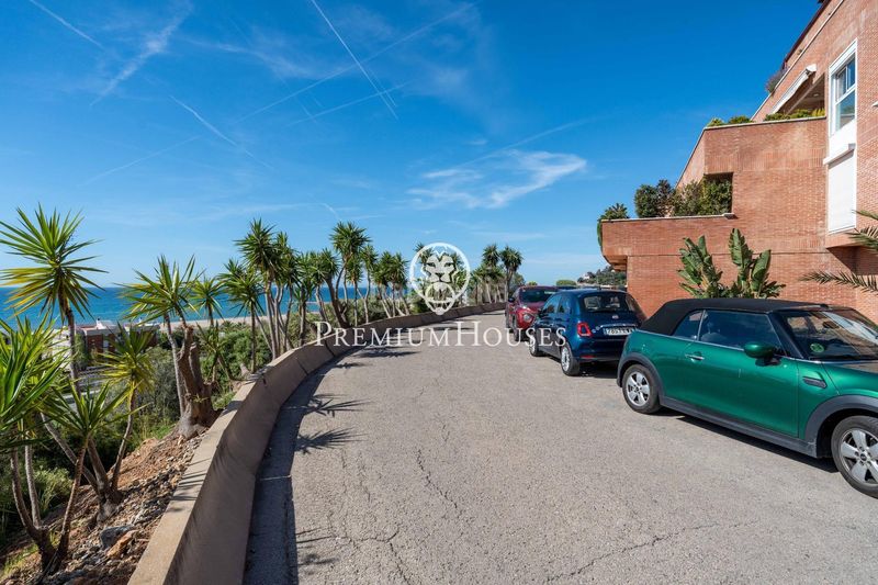 Foto 57117348-c9ea-4e69-8688-89b019e2e87a. Àtic amb calefacció aparcament piscina a les botigues de Sitges Sitges