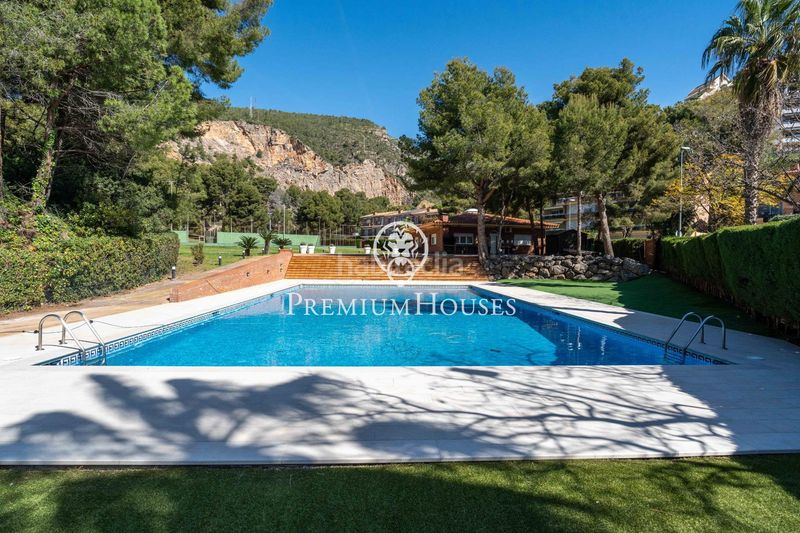 Foto d6e3dfb9-e79d-4959-8e8e-7ac26cf0e66a. Àtic amb calefacció aparcament piscina a les botigues de Sitges Sitges