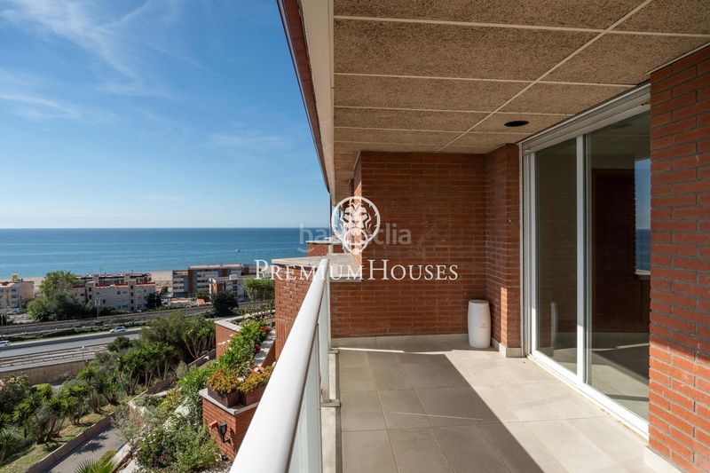 Foto ea3b1683-58e0-4c0a-a959-668ef83f2683. Àtic amb calefacció aparcament piscina a les botigues de Sitges Sitges