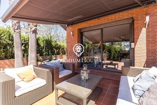 Maison jumelée à Ametllers - Poble Sec. Adosado con piscina en la plana
