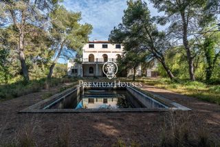 Masia a Nord. Finca rústica en nord