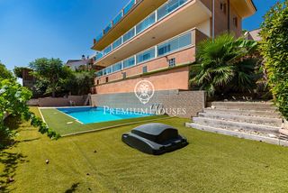 Haus in Pla de Maset - Cap de Salou. Casa con piscina y vistas al mar