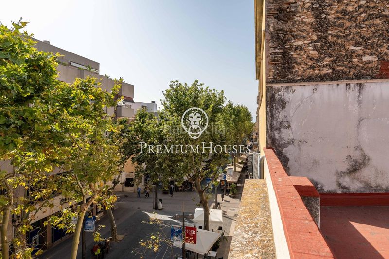 Foto 073a3086-1885-4e33-918f-fd5580f432e1. Edificio  en rambla principal en Centrevila Vilanova i la Geltrú