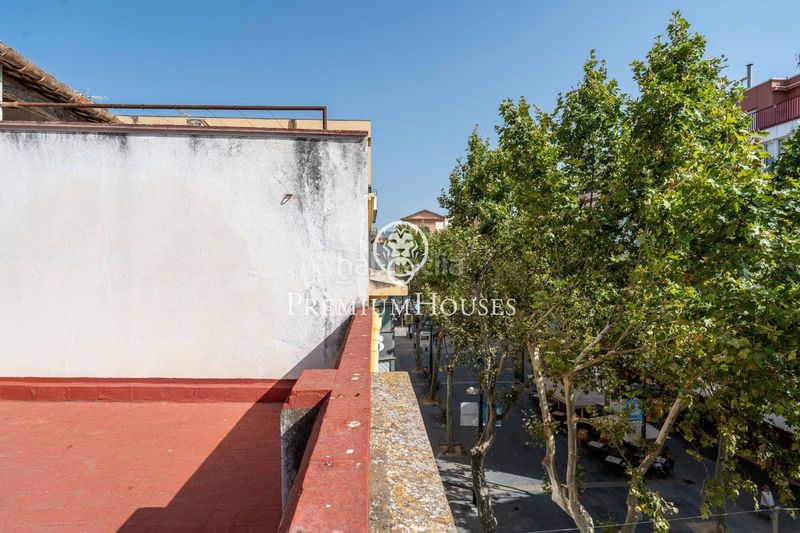 Foto e1b1d65d-4faf-4bb7-97b0-1954cb11a3e8. Edificio  en rambla principal en Centrevila Vilanova i la Geltrú