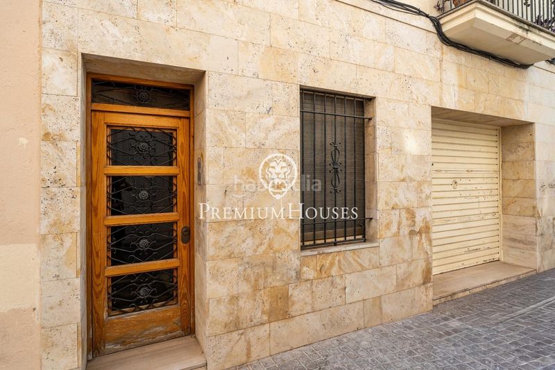 Foto e2d9a1fe-a532-48aa-b42e-db8c20abfbe0. Edificio  en rambla principal en Centrevila Vilanova i la Geltrú