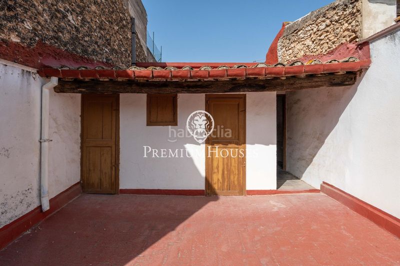 Foto ef0d4a6e-ca5d-4e1a-aa72-d4cbf3a6f94d. Edificio  en rambla principal en Centrevila Vilanova i la Geltrú