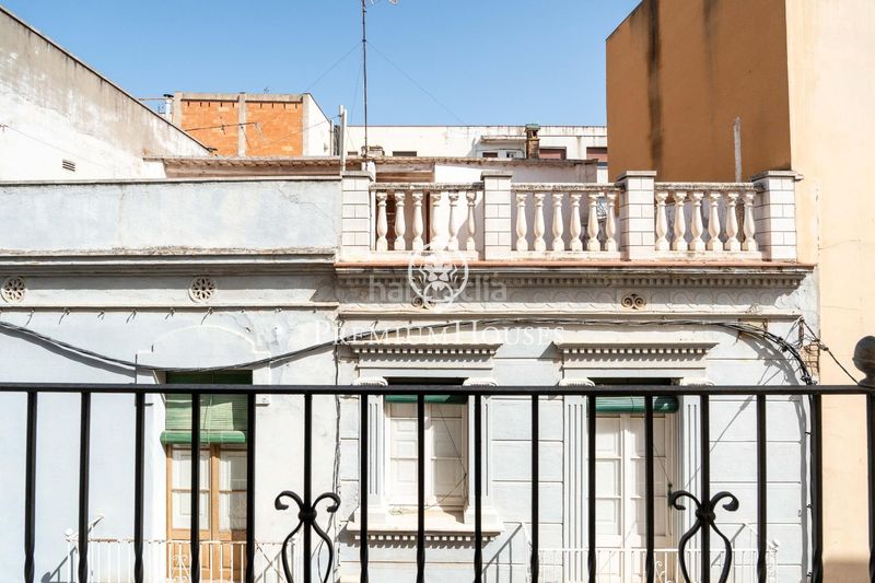 Foto f47f87c0-e0e2-4728-9746-bfc8c9fccf0c. Edificio  en rambla principal en Centrevila Vilanova i la Geltrú