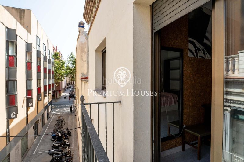 Foto f8836d95-b2ef-4a41-9d56-ef0906078a62. Edificio  en rambla principal en Centrevila Vilanova i la Geltrú