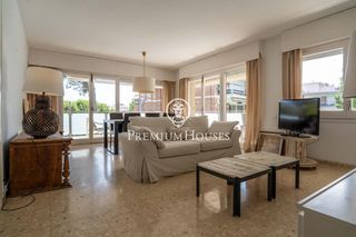 Lloguer Pis a Can Girona - Terramar - Vinyet. Piso con piscina comunitaria en el vinyet