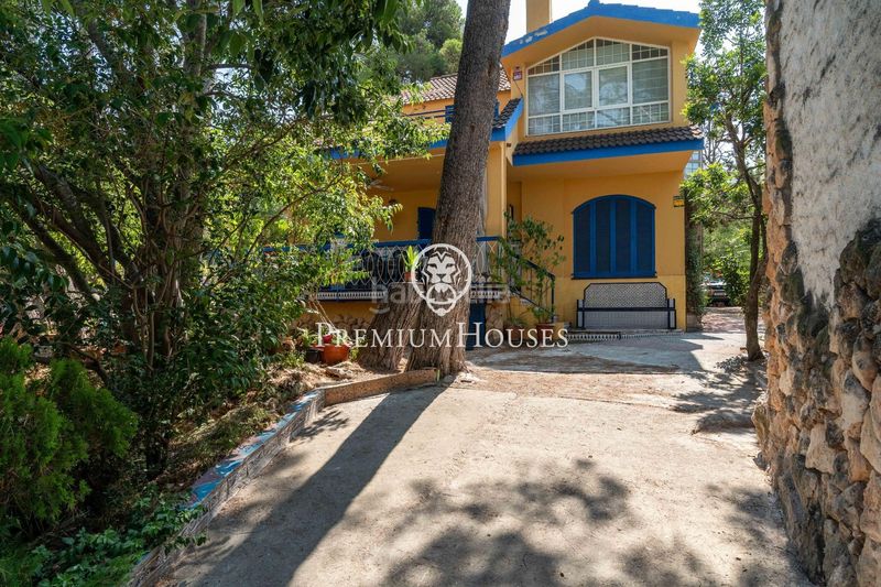 Foto 54cc2353-4dcd-46ba-b28c-e32a28560101. Casa amb piscina a Secuita (La)