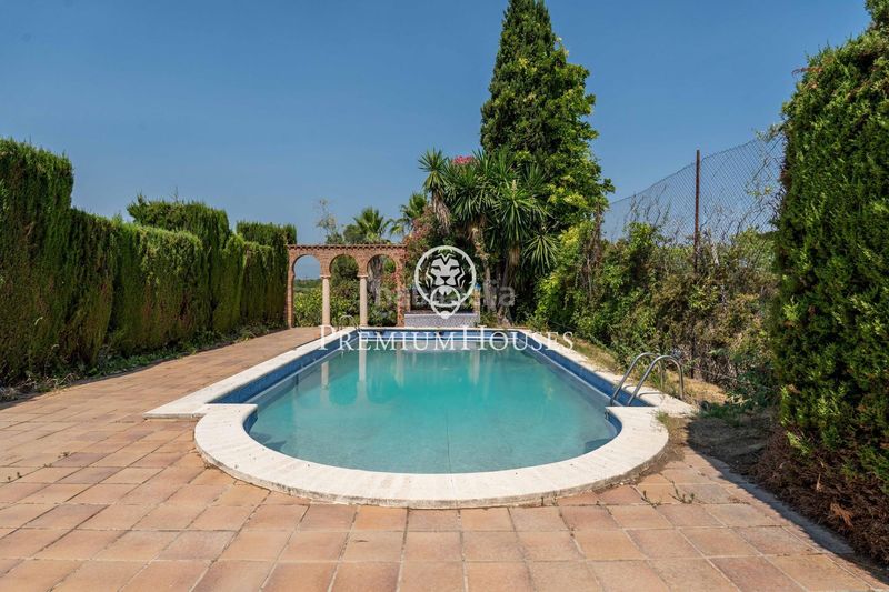 Foto fc2f30a8-eb02-4314-9fec-3b1490eb53a3. Casa amb piscina a Secuita (La)