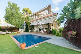 Casa a Catllar (El). Casa con piscina a la venta en la urbanización cinco estrellas d