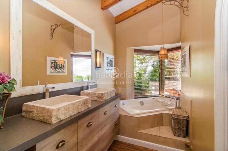 Foto 33e369fa-1152-477b-b234-d5909b02dfd5. Casa amb calefacció aparcament piscina a Levantina - Montgavina - Quintmar Sitges