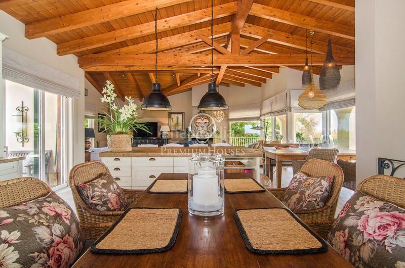 Foto 3bbe501d-2f70-433a-b551-72b4455ecf31. Casa amb calefacció aparcament piscina a Levantina - Montgavina - Quintmar Sitges