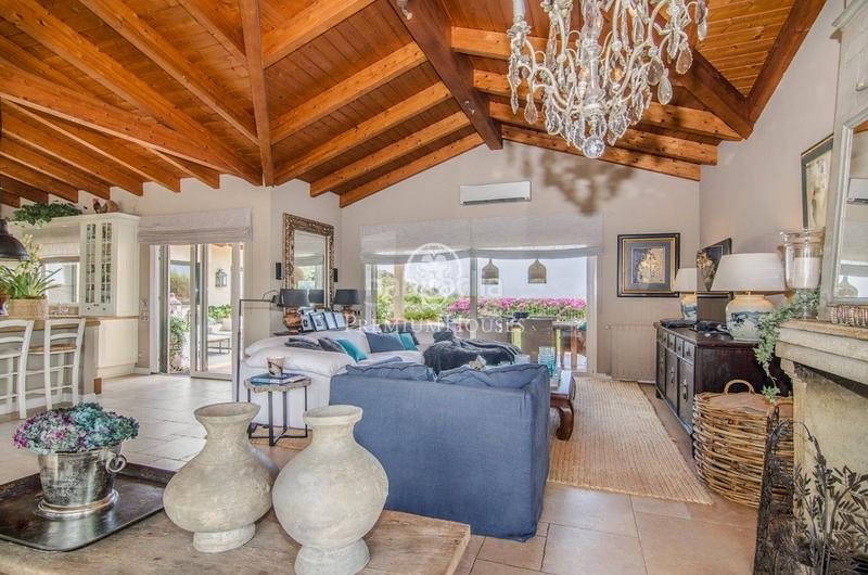 Foto b8eee1d0-43d4-4811-a807-8ae6ae36c179. Casa amb calefacció aparcament piscina a Levantina - Montgavina - Quintmar Sitges