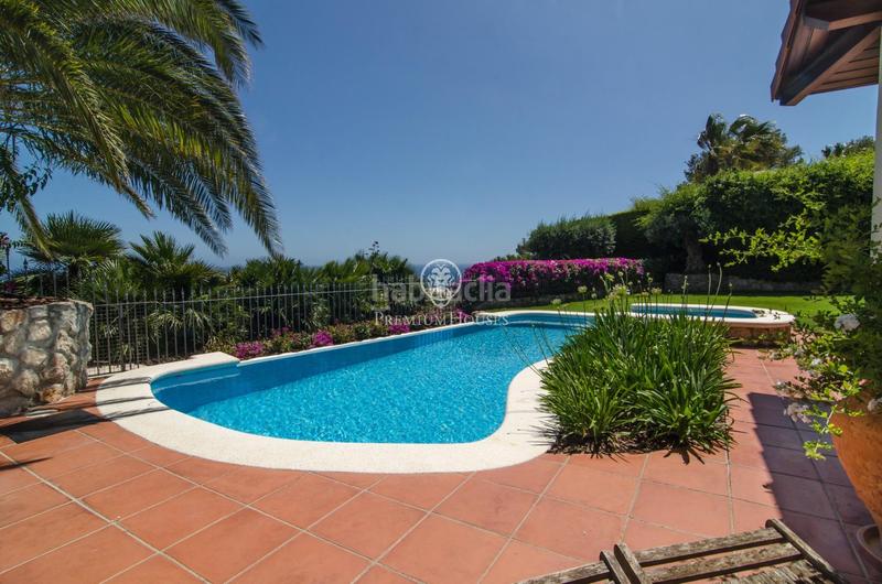 Foto f0f94da2-be17-4612-9992-fcc0d7201e85. Casa amb calefacció aparcament piscina a Levantina - Montgavina - Quintmar Sitges