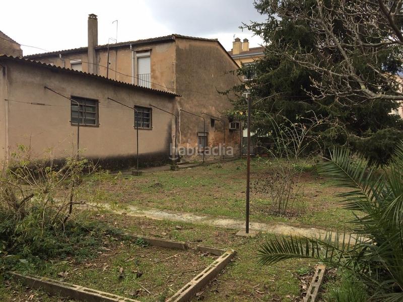 Foto 9aeed300-aa4f-4842-b046-5a7419ef6fe6. Casa  de pueblo con gran jardín en Anglès