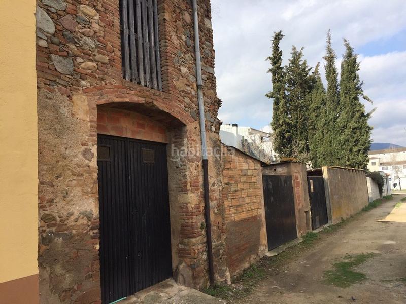 Foto b507ec34-9b04-45fe-8a96-588169a17ed8. Casa  de pueblo con gran jardín en Anglès