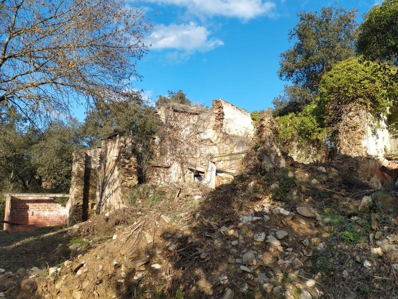 Foto c01236ae-c0d0-41a8-bb1c-c3889ba18eff. Masía finca rústica con 2 masías! en Quart