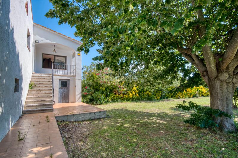 Foto d0f2082b-80be-4588-b821-3b9a28e4103b. Masia a Forallac