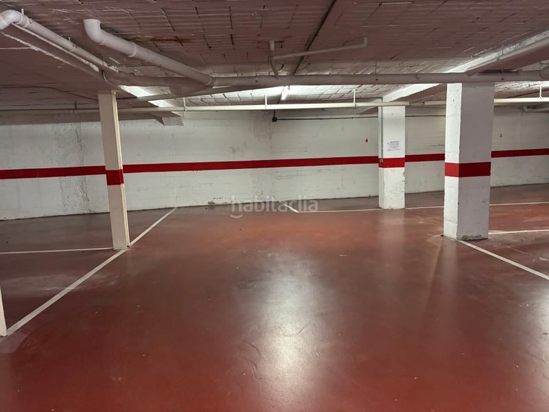 Foto 4c44da8e-6c70-4066-ac9f-bcd9a07d7ad0. Parking coche 2 plazas de parquin juntas! en La Devesa Girona