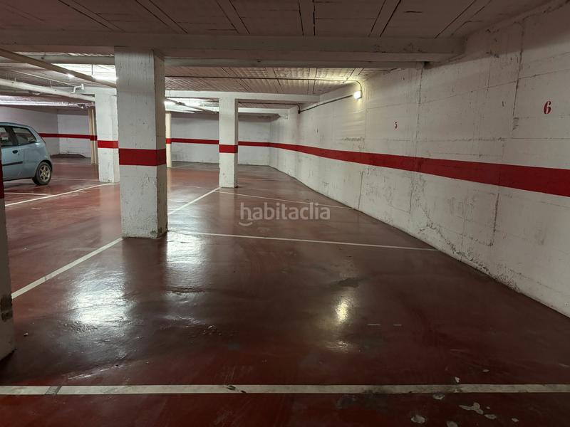 Foto 866cd709-55bf-4447-8b8e-7489a0b4b16e. Parking coche 2 plazas de parquin juntas! en La Devesa Girona