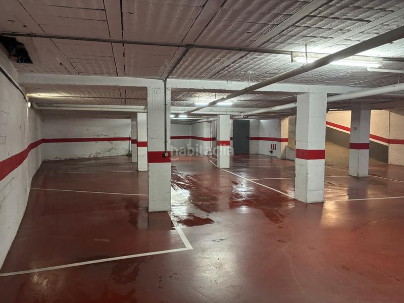 Foto c040c5dc-f4ad-4bf7-8454-ac3ec9198f31. Parking coche 2 plazas de parquin juntas! en La Devesa Girona