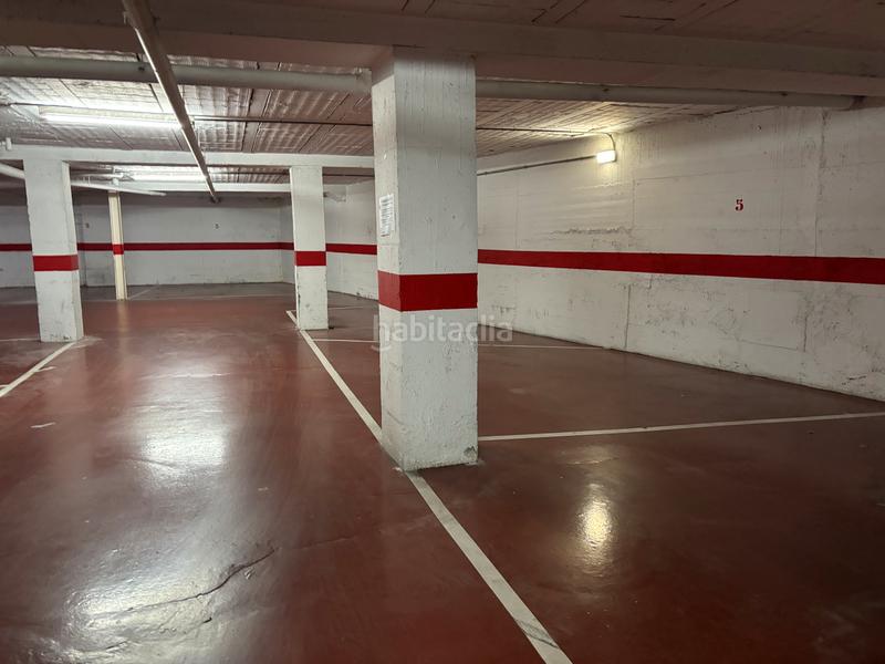 Foto e23e41a6-074b-4a9f-a993-c151cdf3146f. Parking coche 2 plazas de parquin juntas! en La Devesa Girona