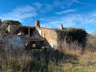 Masia a Gip-5121 67b. Masia asoleiada per reformar