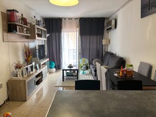 Etagenwohnung in Eixample Sud-Migdia. Acogedor piso con terraza