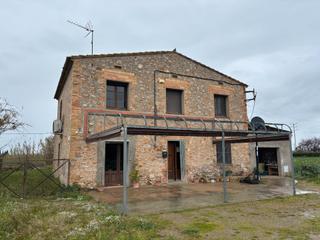Masia a Bellcaire dEmpord. Masa a 10 minutos de l'escala!