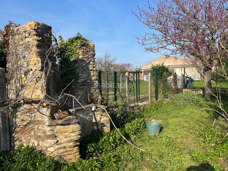 Foto 66085746-2a5d-463d-aea7-b524a68e0537. Casa adossada amb xemeneia calefacció a Flaçà